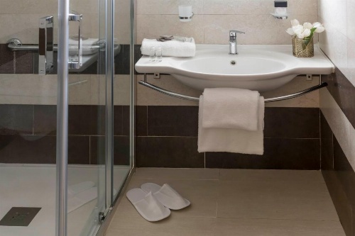 Yes Hotel image 15