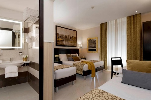 Yes Hotel image 26